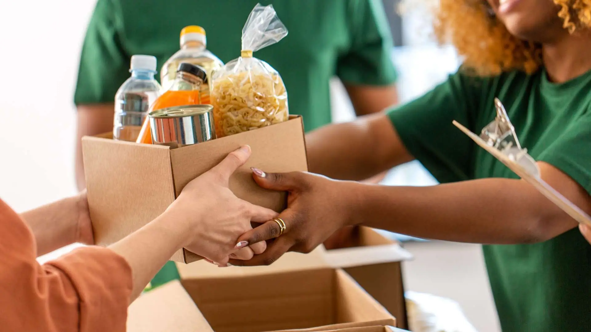 Distribuição de Cestas Básicas